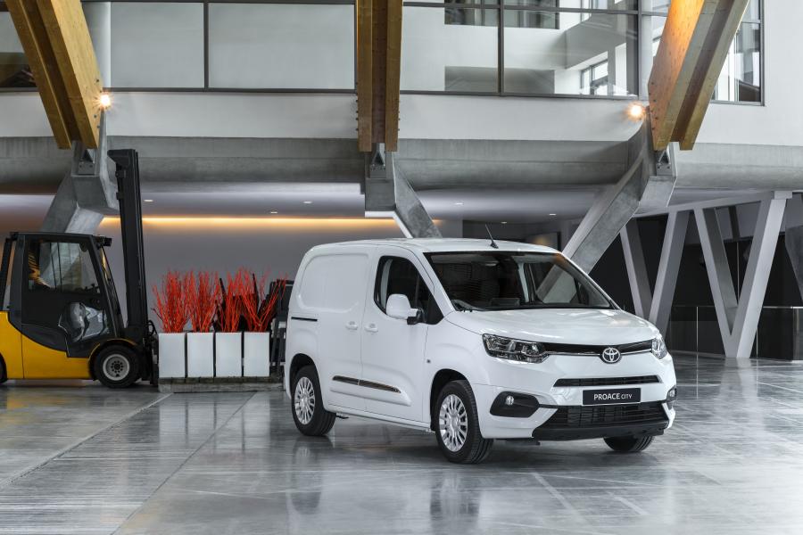 Toyota ProAce City Van 2019 года  (EU) (фото 1 из 53)